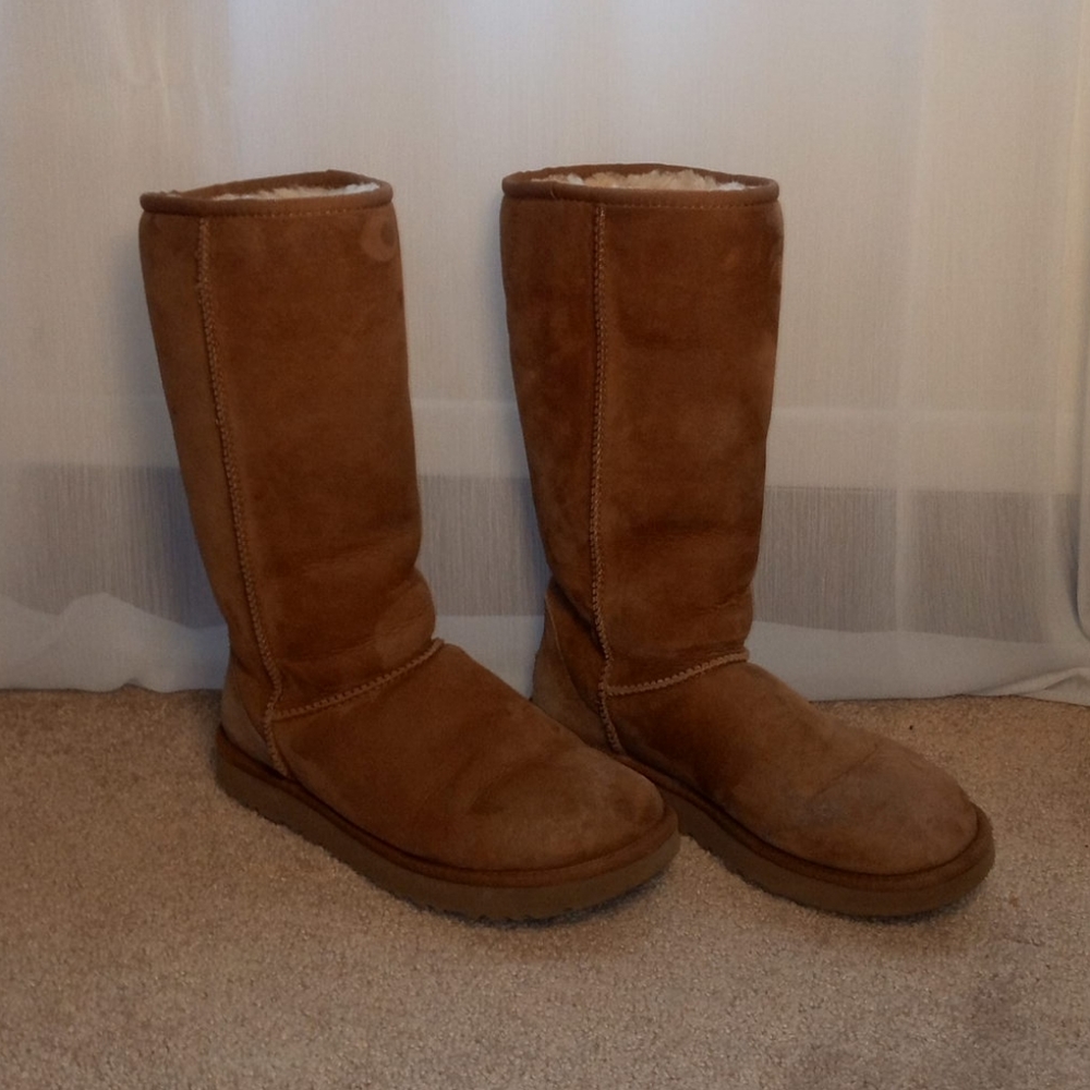 ♥️UGG Classic Tall Suede Boots♥️